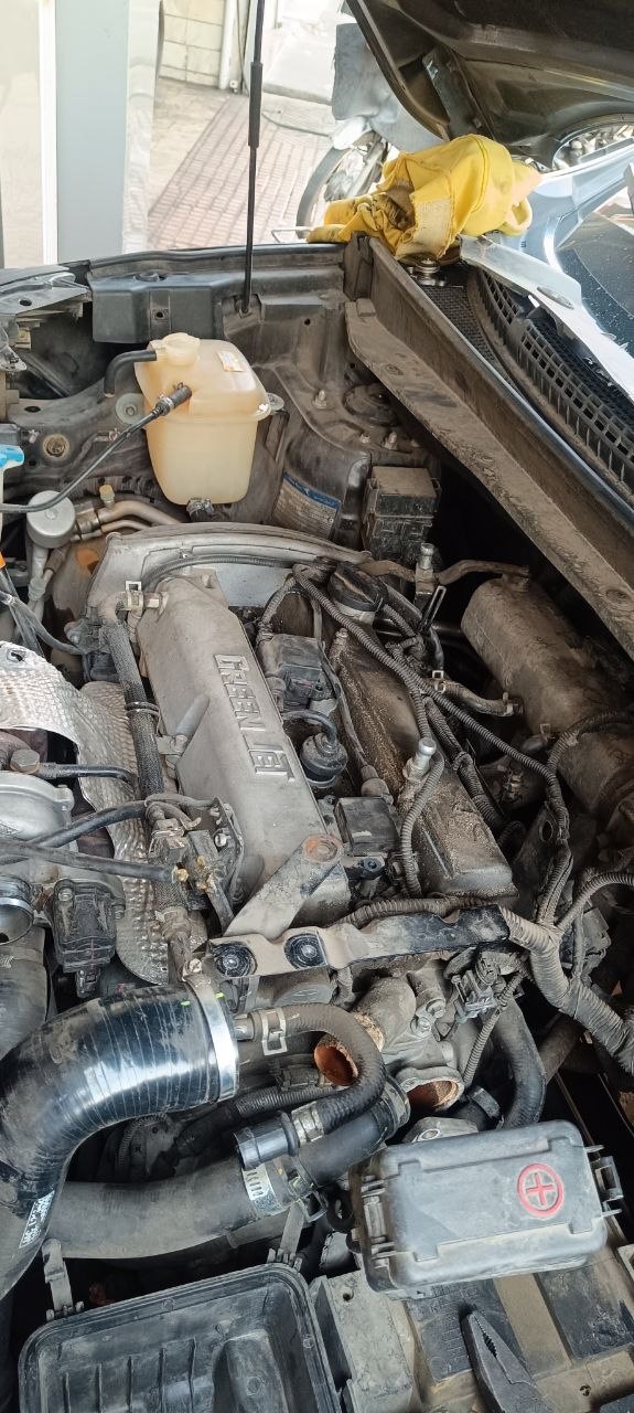 بررسی قطعات موتور و سرسیلندر جک S5 در تعمیرگاه